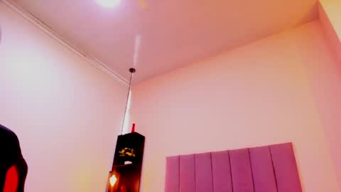 raven_loove online show from April 9, 8:03 pm