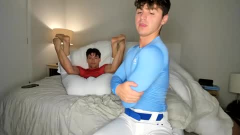 Snapshot of rawr_itsben chatting on February 10, 9:15 pm Its Ben online show from February 10, 9:15 pm