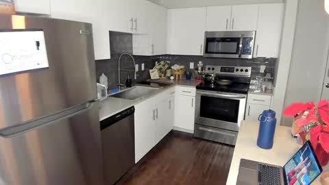 Snapshot of rawr_itsben chatting on January 6, 11:52 pm Its Ben online show from January 6, 11:52 pm