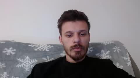 Snapshot of rayann27 chatting on December 16, 2:04 am rayan online show from December 16, 2:04 am