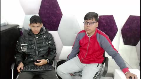 raystewart  online show from October 31, 2:01 am