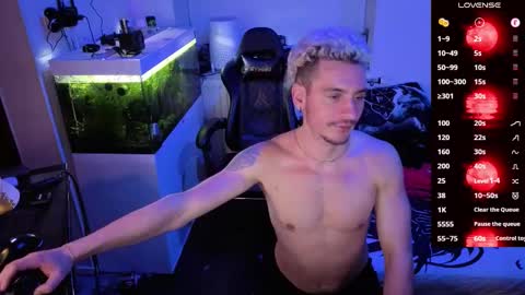 Rayzel online show from February 26, 1:20 am