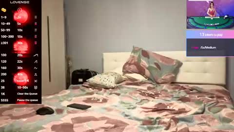 Rayzel online show from July 13, 8:56 pm