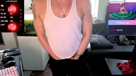 Rayzel White online show from July 2, 12:10 pm