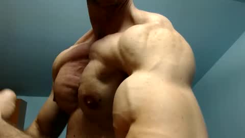 razorramon13 online show from June 6, 8:20 am