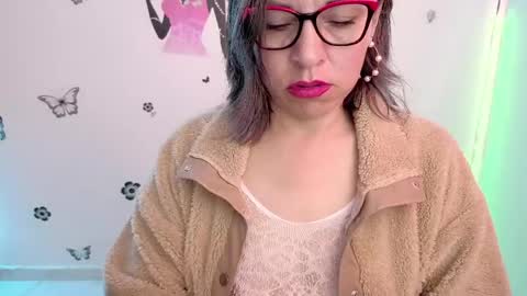 Rebbeca online show from June 3, 3:17 pm