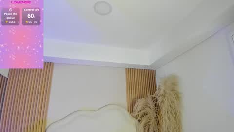 rebeca_taylor_ online show from March 15, 12:19 pm