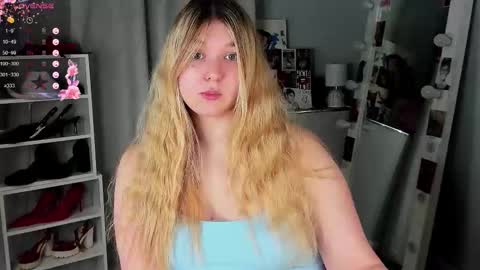 rebecca_____ online show from February 3, 6:22 am