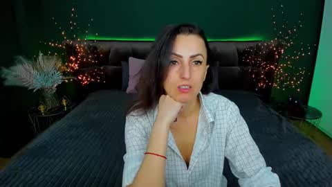 rebecca_diamonds online show from March 12, 6:40 am