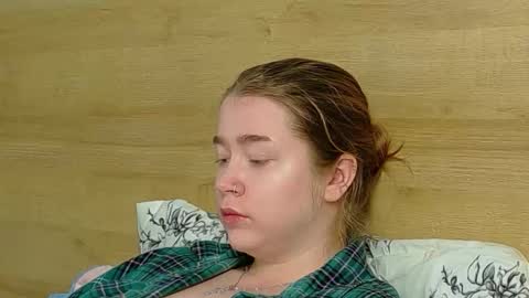 rebecca_lace online show from October 31, 1:28 am