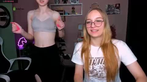 rebecca_smile_ online show from June 10, 1:43 pm