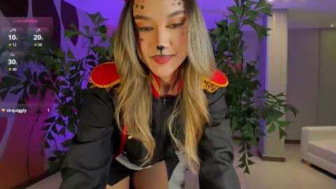 Rebe online show from October 31, 8:42 pm