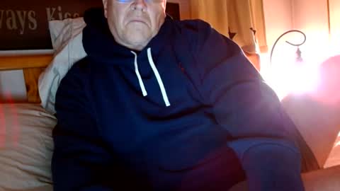 Mtn. Man online show from October 31, 3:18 am