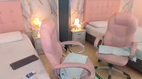 Kitty online show from November 7, 4:42 pm