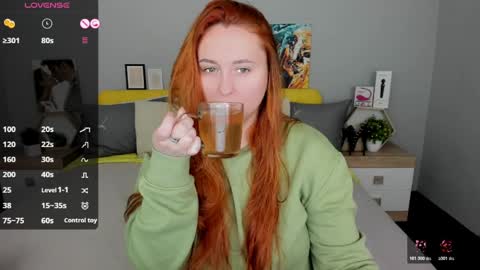 Lessy Fox online show from March 27, 4:41 pm