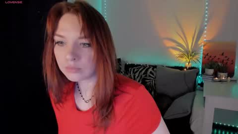 Mia online show from December 23, 3:00 pm