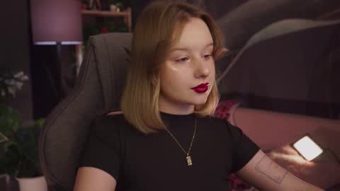 QUEEN OF EVIL online show from November 8, 2:25 am