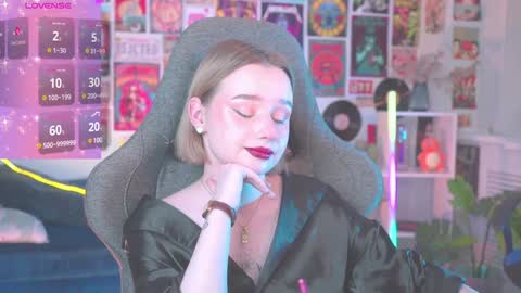 QUEEN OF EVIL online show from January 23, 12:35 am