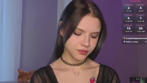 Mia online show from October 25, 4:13 am