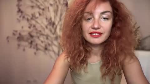 reddgirll online show from September 17, 6:55 pm