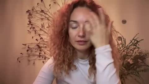 reddgirll online show from October 3, 8:50 pm