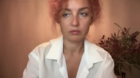 reddgirll online show from October 18, 6:23 pm