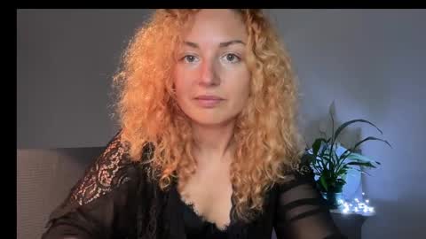 reddgirll online show from March 6, 10:36 pm