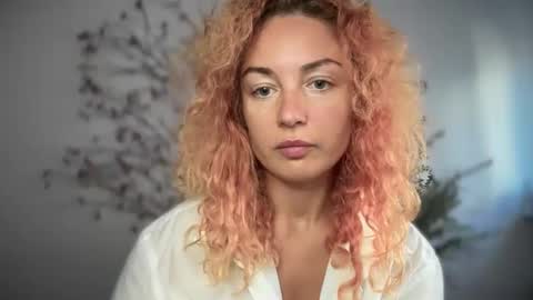 reddgirll online show from September 14, 5:36 pm