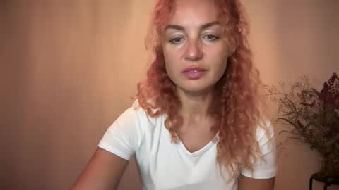 reddgirll online show from October 20, 7:08 pm