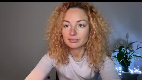 reddgirll online show from March 8, 8:57 pm