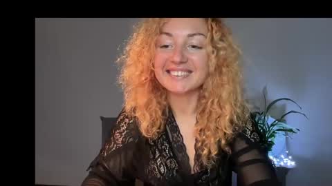 reddgirll online show from March 6, 7:32 pm