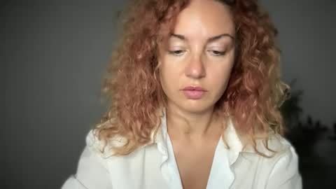 reddgirll online show from October 7, 5:03 am