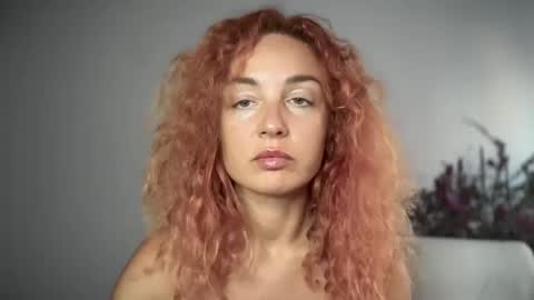 reddgirll online show from October 16, 5:01 pm