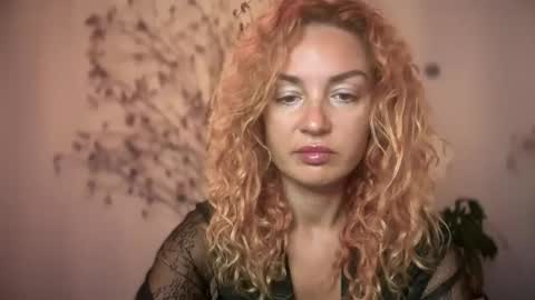 reddgirll online show from September 10, 7:26 pm