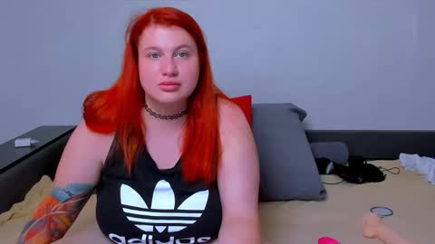 redheadhottiee online show from September 16, 3:04 pm