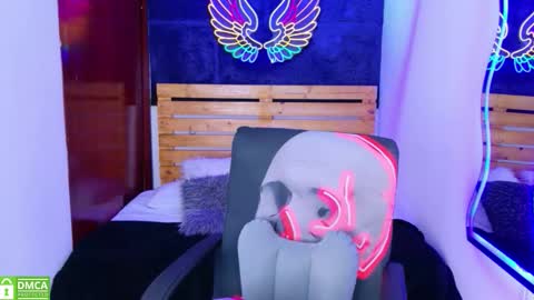 Lili Lopez online show from March 25, 8:15 pm