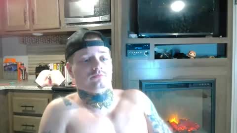 Snapshot of redinthebed chatting on December 31, 1:26 am InkedGinger online show from December 31, 1:26 am