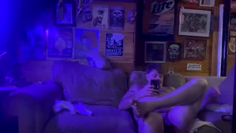 Snapshot of reeferleefer chatting on February 15, 5:50 pm Lee online show from February 15, 5:50 pm