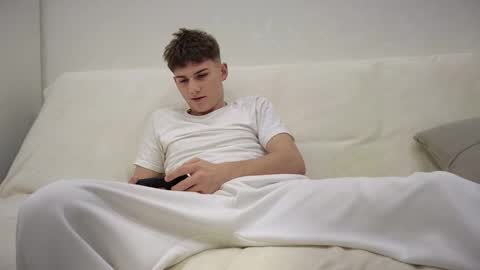 Alex online show from November 27, 7:21 pm