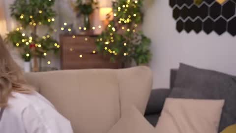 JessyinCherri yang online show from February 24, 7:11 am