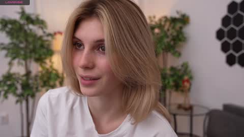 JessyinCherri yang online show from January 16, 10:21 am