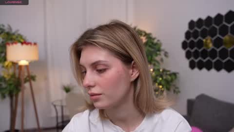 JessyinCherri yang online show from February 16, 7:15 am