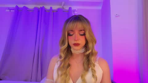 reginarose online show from October 15, 5:32 am