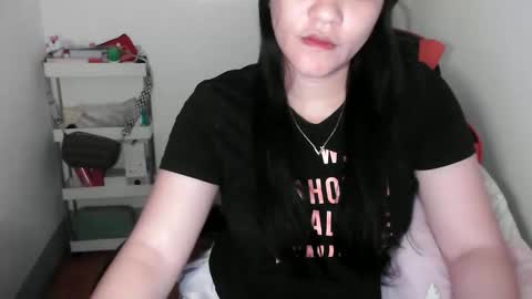 reign2525 online show from December 3, 11:55 am