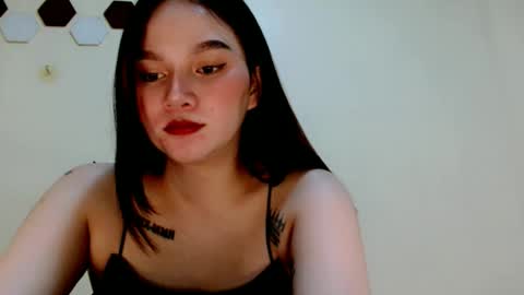 Rei online show from May 22, 1:29 pm
