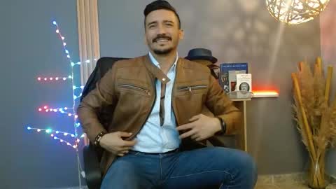   REIKO  online show from February 21, 7:06 pm