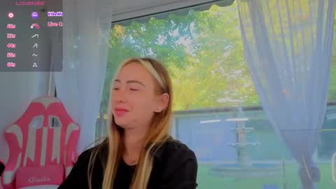 reina cummings online show from September 15, 6:15 am