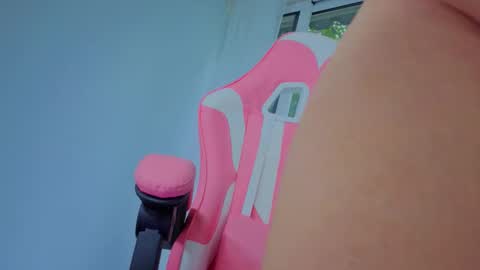 reina cummings online show from September 25, 6:09 am