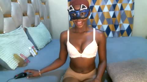 remmyqueen online show from June 8, 12:28 pm