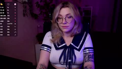 RemyWild online show from December 3, 7:50 pm